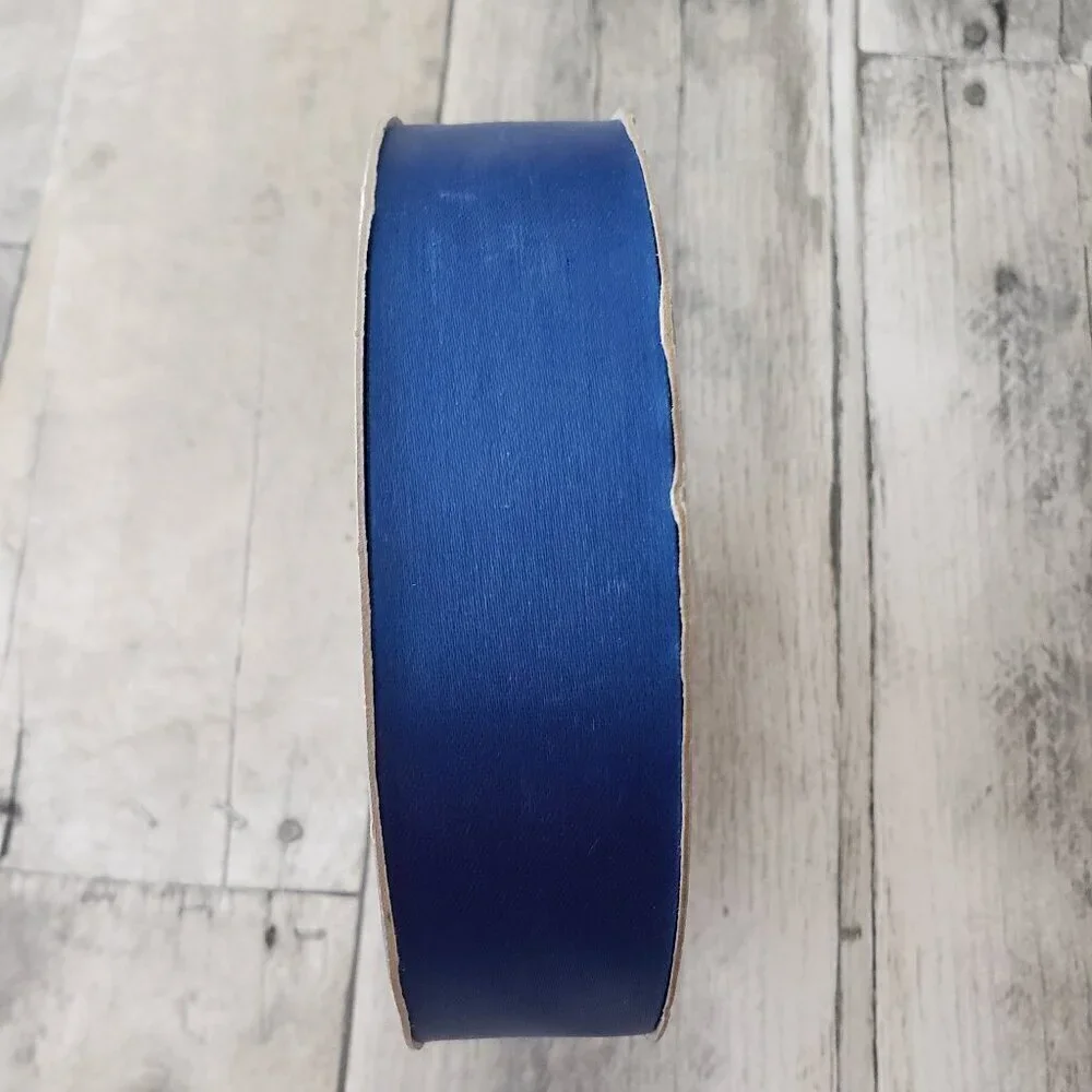 NWT - McGinley Mills - Satin Acetate Surfside Blue #9 (1 5/16”) – 100 yards